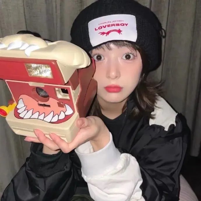 5个吓鬼的少年